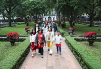 Văn Miếu - Quốc Tử Giám thu hút du khách những ngày đầu Xuân