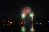 Ngắm những màn pháo hoa lung linh sắc màu trong đêm giao thừa ở Hà Nội