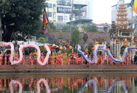 Về làng Triều Khúc xem lễ rước Bố Cái Đại Vương Phùng Hưng