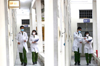 Những thầy thuốc mang màu áo xanh của Công an Hà Nội 