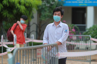 Thí sinh vui vẻ, thoải mái sau khi kết thúc ngày thi đầu tiên 