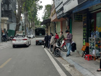 Cận cảnh hơn 40 thanh, thiếu niên 'đầu trần' đi xe không biển bị Cảnh sát 141 hóa trang phát hiện, xử lý