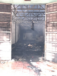 [Ảnh] Hiện trường vụ cháy xảy ra tại xưởng gỗ ở xã Hữu Bằng