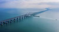 Tổng thống Putin lái xe thị sát cầu Crimea