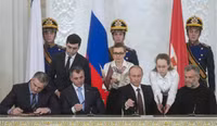 Tổng thống Putin lái xe thị sát cầu Crimea