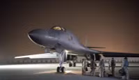 [ẢNH] Đối thủ lo lắng khi Mỹ mạnh tay loại biên 17 'pháo đài bay' B-1 Lancer?