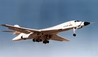 [ẢNH] Đối thủ lo lắng khi Mỹ mạnh tay loại biên 17 'pháo đài bay' B-1 Lancer?