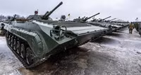Phát bắn từ súng phóng lựu kích nổ dây chuyền, xé nát xe chiến đấu bộ binh BMP-1 tại Ukraine
