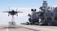 Khoảnh khắc F-35B Anh lao xuống biển phá vỡ thuyết âm mưu ‘bị rơi do đuổi theo Su-30 Nga’