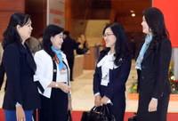 Hình ảnh các nữ đại biểu tham dự Đại hội XIII của Đảng