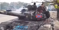 Xe tăng T-72B bị bắn gãy pháo tại chiến trường Ukraine