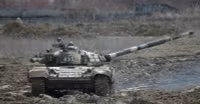 Xe tăng T-72B bị bắn gãy pháo tại chiến trường Ukraine