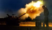 [ẢNH] Israel dùng pháo tự hành Mỹ nã đạn dữ dội vào dải Gaza