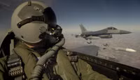 [ẢNH] Phi đội F-16 Mỹ mang tên lửa AIM-120 và AIM-9 tới Biển Đông hội quân
