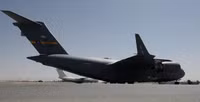 Vận tải cơ khổng lồ C-17 của Anh đem tên lửa chống tăng tới Ukraine