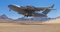 Vận tải cơ khổng lồ C-17 của Anh đem tên lửa chống tăng tới Ukraine