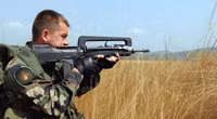 FAMAS - khẩu súng bullpup có tốc độ bắn cao nhất thế giới