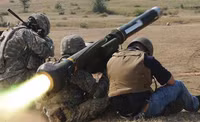 [ẢNH] Được Mỹ trang bị và huấn luyện, Javelin Ukraine sẵn sàng hủy diệt T-72B3 ly khai