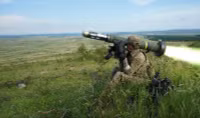 [ẢNH] Được Mỹ trang bị và huấn luyện, Javelin Ukraine sẵn sàng hủy diệt T-72B3 ly khai