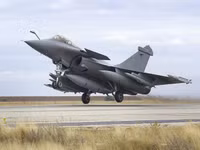 [ẢNH] Ấn Độ thị uy bằng ‘chiến thần’ Rafale gần biên giới Trung Quốc