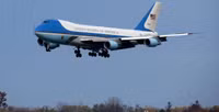 Tổng thống Biden bác đề xuất về màu sơn dành cho chuyên cơ Air Force One của ông Trump