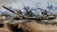 Đoàn chiến tăng quốc bảo T-80BV của Ukraine rầm rập tiến về Kherson