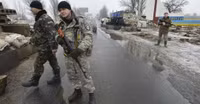Hàng trăm xe tăng Nga áp sát biên giới Ukraine, sẵn sàng can thiệp vào miền Đông?