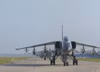 [ẢNH] Trung Quốc cho JH-7 phóng tên lửa thị uy, coi chừng ‘gậy ông đập lưng ông’