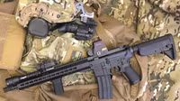 [ẢNH] Vệ binh Quốc gia Ukraine thay thế súng AK bằng súng AR-15 Mỹ