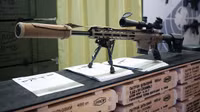 [ẢNH] Vệ binh Quốc gia Ukraine thay thế súng AK bằng súng AR-15 Mỹ