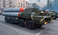 Cận hình ảnh nghi ngờ là tiêm kích Su-35 Nga bị tên lửa S-300 Ukraine bắn hạ