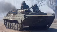 Phát bắn từ súng phóng lựu kích nổ dây chuyền, xé nát xe chiến đấu bộ binh BMP-1 tại Ukraine