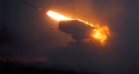 'Hỏa thần nhiệt áp' TOS-1A Nga bị Ukraine ‘bắt sống’ từ xe phóng tới xe tiếp đạn?
