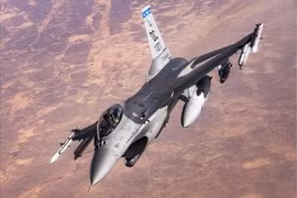Tiêm kích F-16 Mỹ chặn máy bay gần khu nghỉ dưỡng Mar-a-Lago của ông Trump
