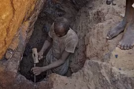 Sập mỏ vàng ở Sudan, ít nhất 82 người chết, hàng chục người mất tích