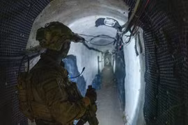 Israel sử dụng 700 tấn thuốc nổ đánh sập hệ thống đường hầm của Hezbollah