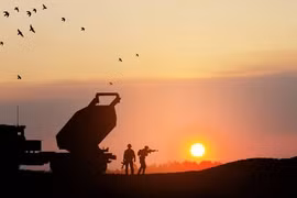 UAV Iran tập kích phá hủy hệ thống HIMARS của Mỹ tại Kuwait