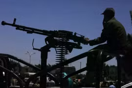 Houthi tuyên bố phong tỏa hàng hải với Saudi Arabia, dọa mở mặt trận mới chống Mỹ