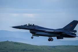 Chiến đấu cơ F-16 Romania bắn hạ drone xâm nhập không phận