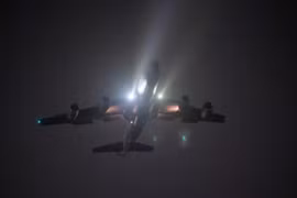 Mỹ và đồng minh dội hơn 100 quả bom vào loạt mục tiêu IS ở Syria