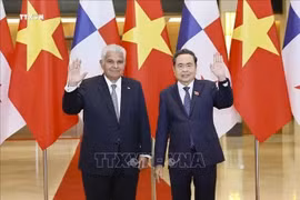 Chủ tịch Quốc hội Trần Thanh Mẫn hội kiến Tổng thống Panama