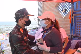 Đoàn CHCN của Việt Nam đưa thêm 7 nạn nhân động đất ra khỏi đống đổ nát tại Venezuela