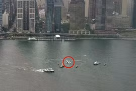 Thủy phi cơ chở 8 người đáp khẩn cấp xuống sông ở New York, Mỹ