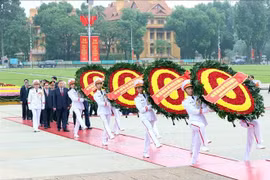 Lãnh đạo Đảng, Nhà nước vào Lăng viếng Chủ tịch Hồ Chí Minh