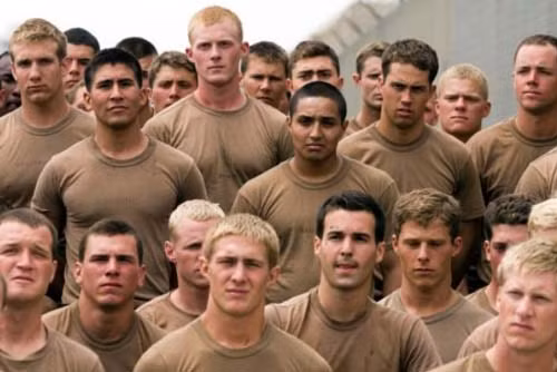 Lực lượng Navy SEAL số 6 từng tiêu diệt trùm khủng bố bin Laden. Họ thường được Chính phủ giao cho những nhiệm vụ vô cùng khó khăn và đã lập nên những chiến tích lớn cho Mỹ. Những nhân vật tinh nhuệ trong lực lượng biệt kích hải quân Mỹ. Navy SEAL trong bài tập với sóng biển đại dương. Những binh sĩ trong Navy SEAL nằm trong nước lạnh cắt da cắt thịt ở một bãi biển thuộc Coronado, California. Một bài tập của Navy SEAL. Hai đặc nhiệm Navy SEAL tập luyện ở Lake Worth, Florida. Các đặc nhiệm Navy SEAL trải qua tuần địa ngục khó khăn, bao gồm 132 giờ tập luyện gian khổ. Navy SEAL tập luyện trên bãi cát. Một trong những bài tập dưới nước của Navy SEAL, họ bị trói chân, trói tay khi luyện tập. Bài tập chịu hơi cay của lực lượng tinh nhuệ Navy SEAL. Có những lúc phải ngụy trang như thế này. Xem biệt kích hải quân Mỹ khổ luyện