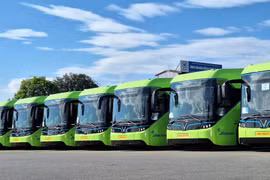 Thêm tuyến buýt điện 54 Long Biên- Bắc Ninh được “xanh hóa” toàn bộ