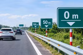 Đánh giá kỹ quy định hiện hành về khoảng cách an toàn trên cao tốc và mức phạt