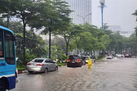 Hà Nội ngập nhiều tuyến phố: Họp rút kinh nghiệm, rà soát ngay