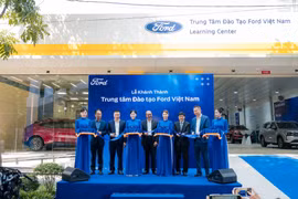 Ford Việt Nam khai trương trung tâm đào tạo và triển khai học bổng Autotech