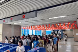 Hai tuyến tàu điện của Hà Nội phục vụ miễn phí gần 410.000 lượt khách trong 5 ngày nghỉ lễ